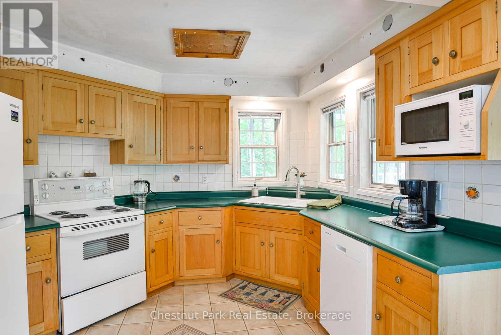 628 Lynx Lake Road, Huntsville, Ontario  P1H 2J3 - Photo 11 - X12207313