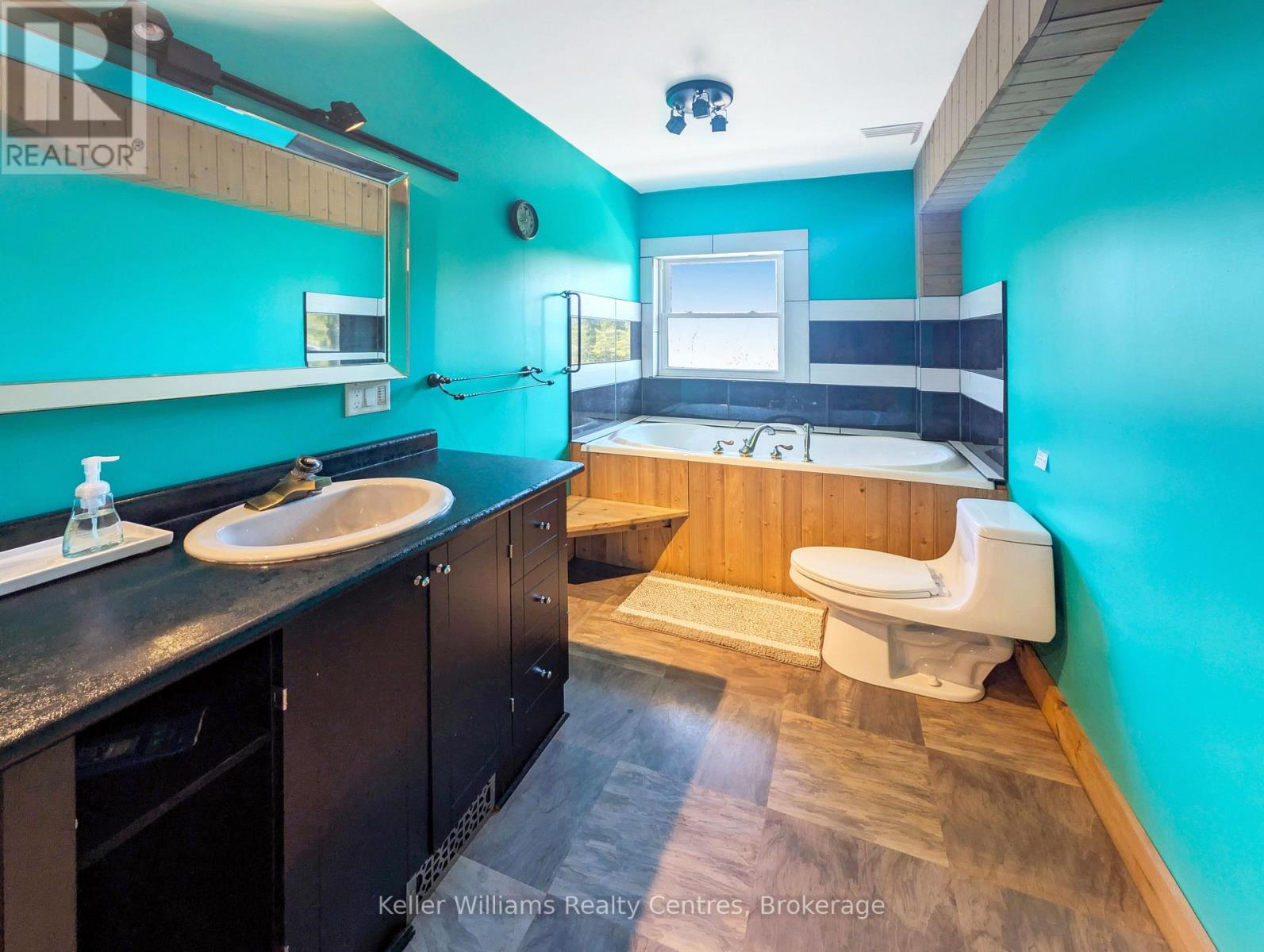 38 Devils Glen Road, Northern Bruce Peninsula, Ontario  N0H 2T0 - Photo 32 - X12099152