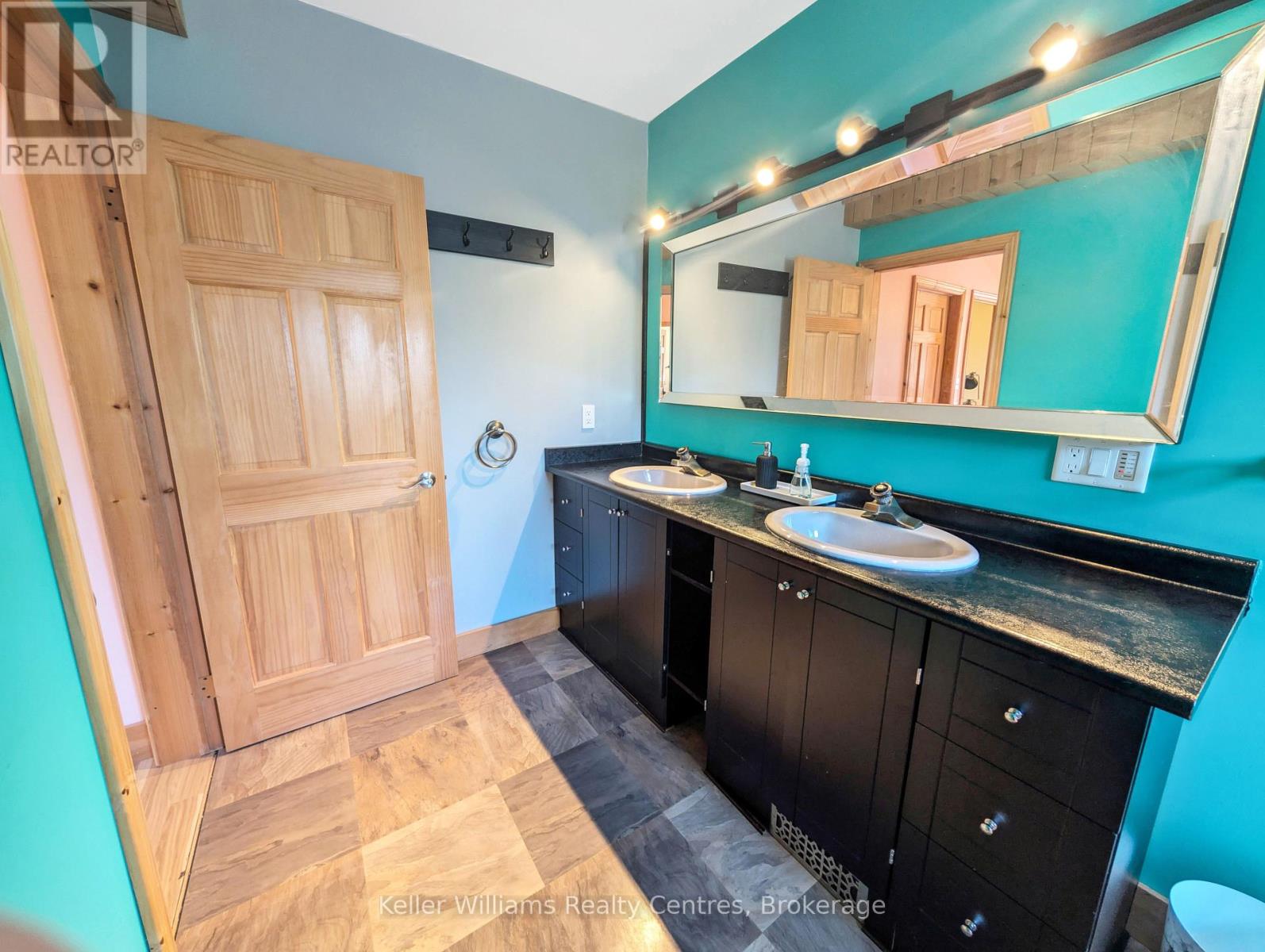 38 Devils Glen Road, Northern Bruce Peninsula, Ontario  N0H 2T0 - Photo 31 - X12099152