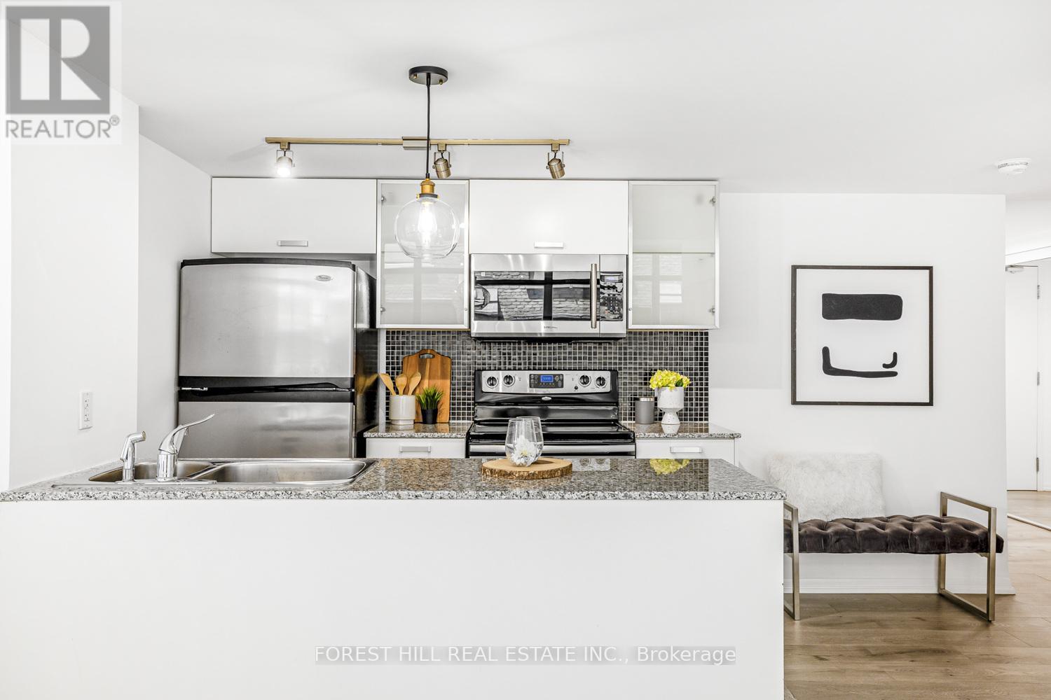 607 - 38 Grenville Street, Toronto, Ontario  M4Y 1A5 - Photo 10 - C12191115