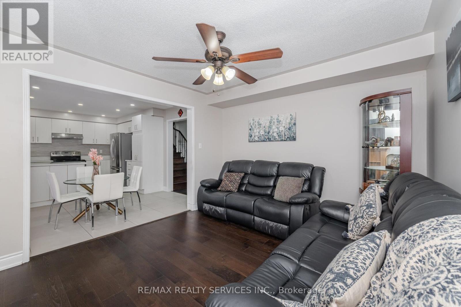 30 Sams Crescent, Brampton (Fletcher's Meadow), Ontario  L7A 3R7 - Photo 17 - W12210375
