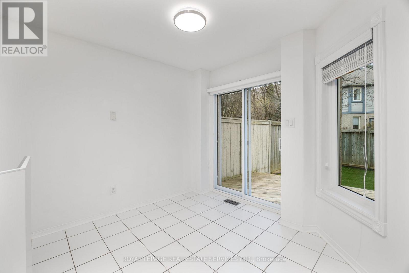 1141 Westview Terrace, Oakville, Ontario  L6M 3M1 - Photo 8 - W12114266
