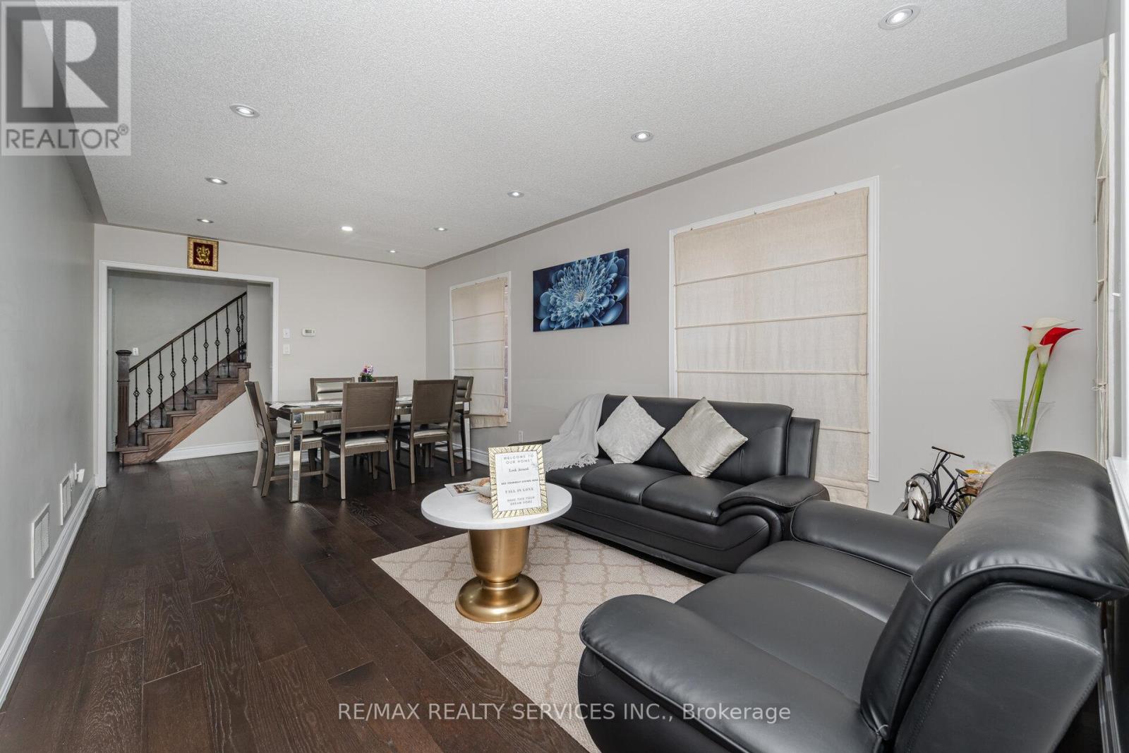 30 Sams Crescent, Brampton (Fletcher's Meadow), Ontario  L7A 3R7 - Photo 9 - W12210375