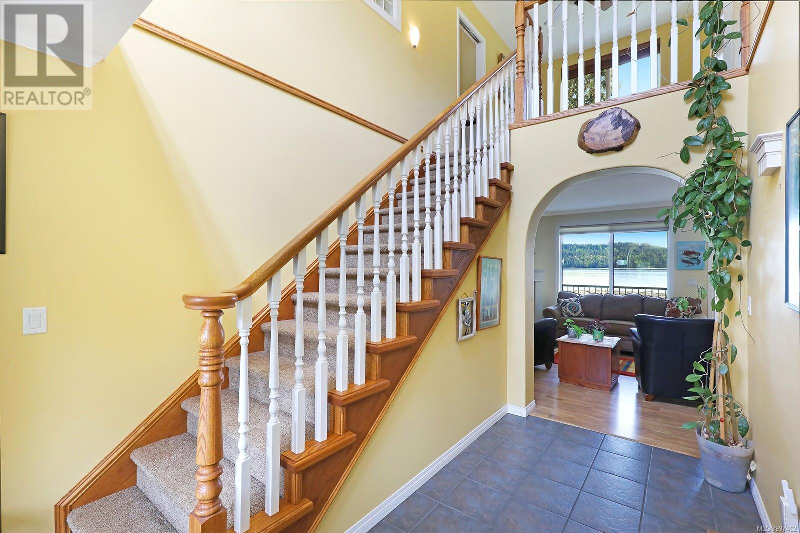 7820 Ships Point Rd, Fanny Bay, British Columbia  V0R 1W0 - Photo 40 - 997402