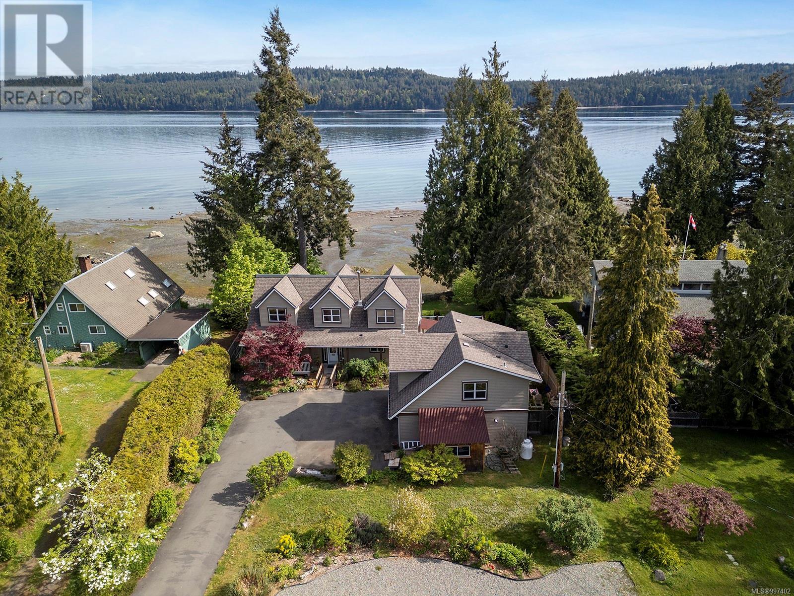 7820 Ships Point Rd, Fanny Bay, British Columbia  V0R 1W0 - Photo 15 - 997402