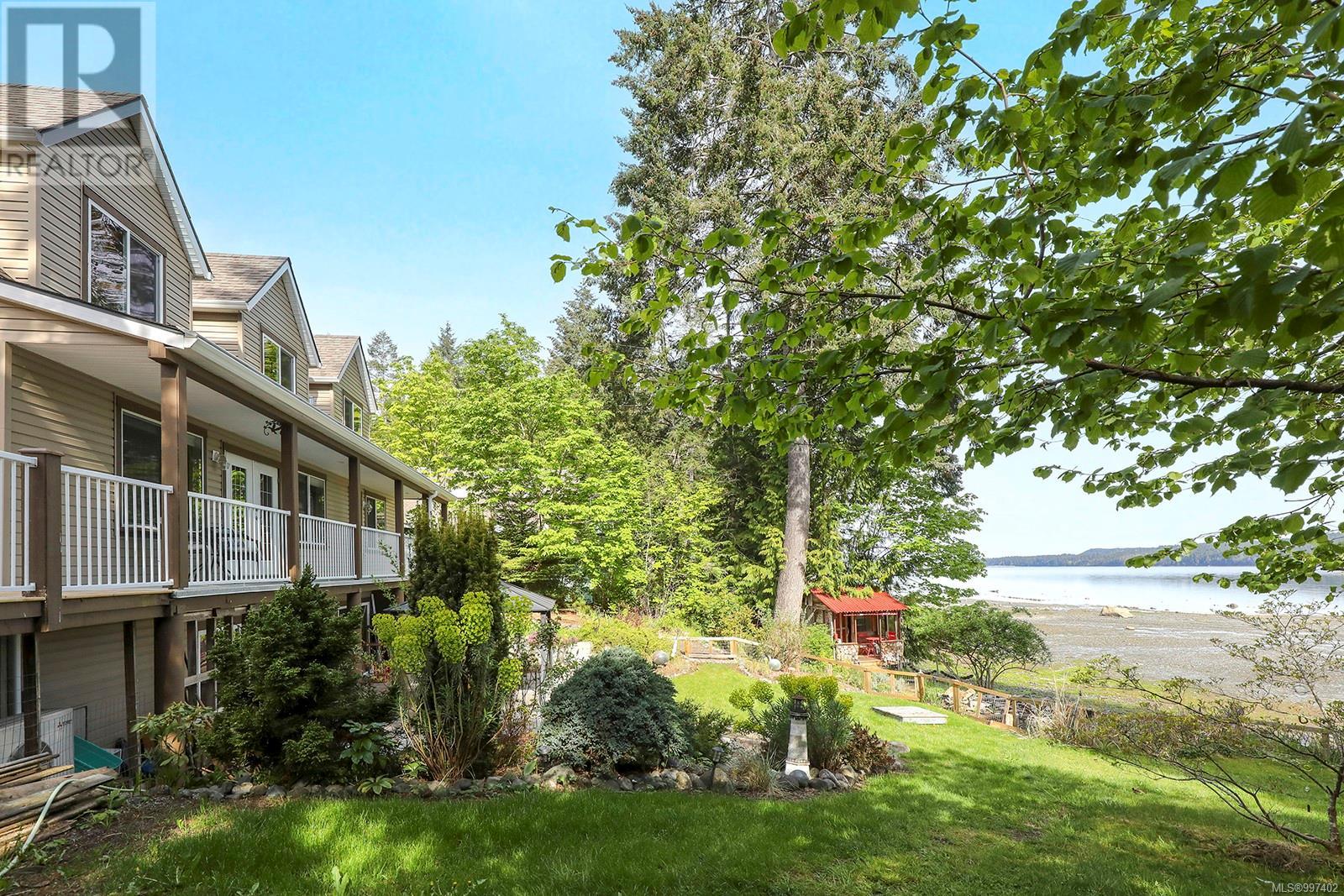 7820 Ships Point Rd, Fanny Bay, British Columbia  V0R 1W0 - Photo 59 - 997402