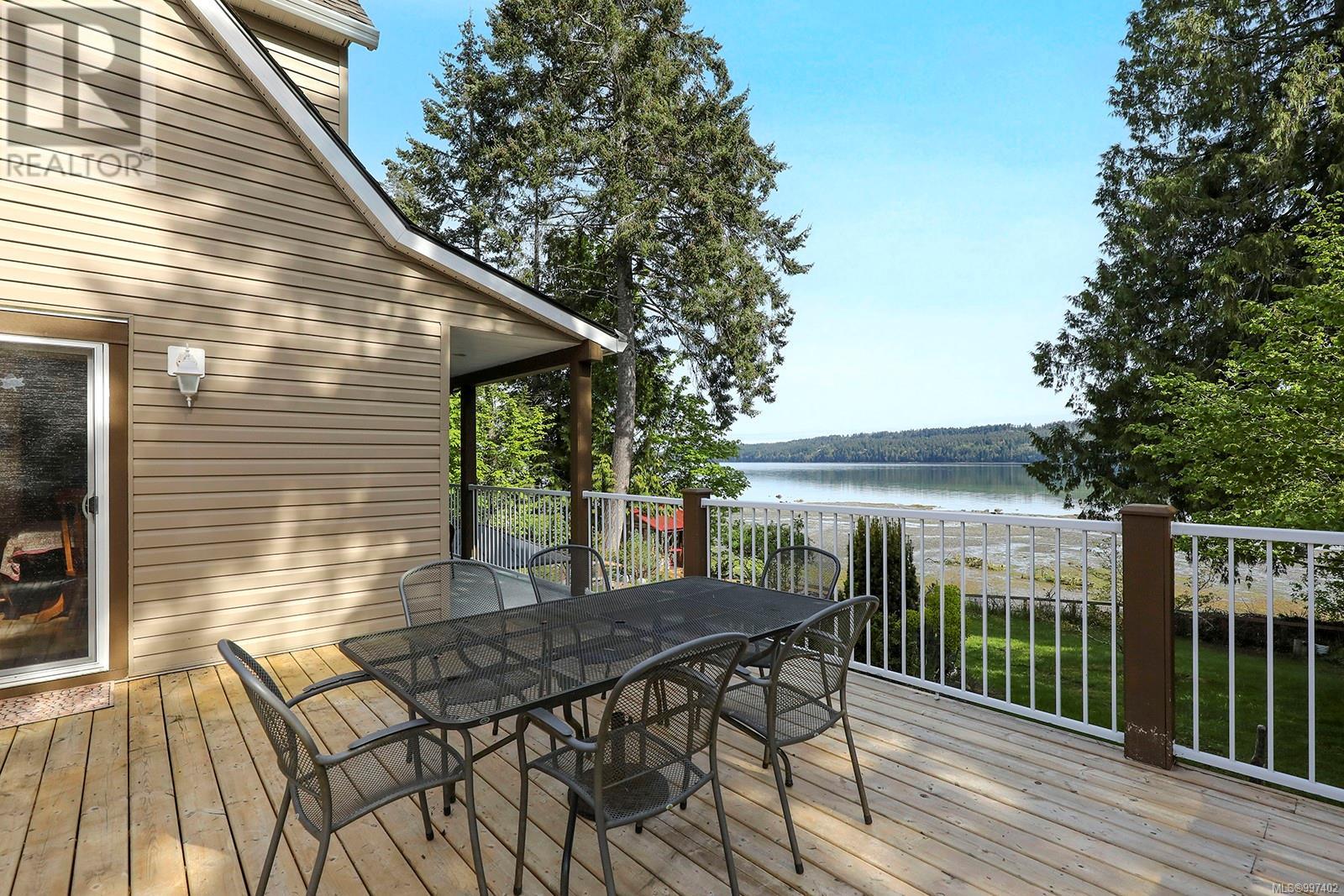 7820 Ships Point Rd, Fanny Bay, British Columbia  V0R 1W0 - Photo 34 - 997402