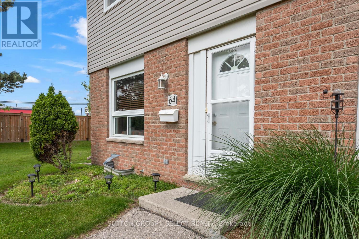 64 - 40 Tiffany Drive, London East, Ontario  N5V 3N3 - Photo 3 - X12210666
