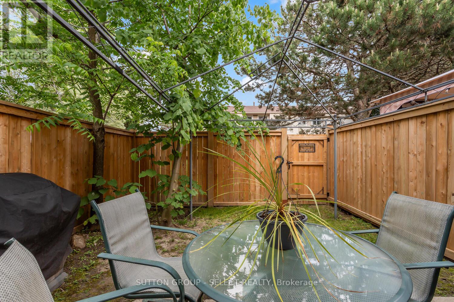 64 - 40 Tiffany Drive, London East, Ontario  N5V 3N3 - Photo 32 - X12210666