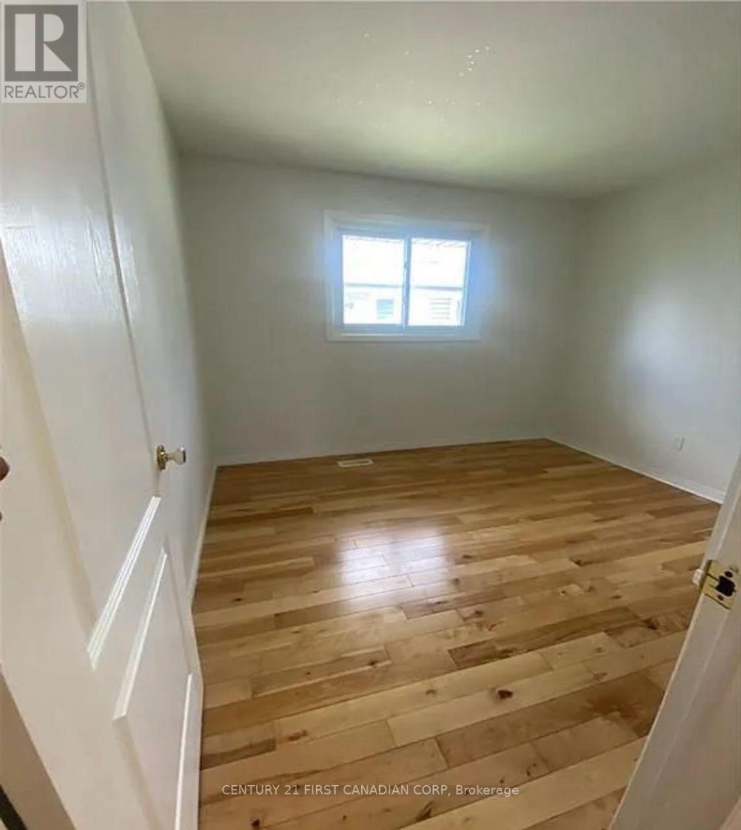 Unit A - 80 Clifton Crescent, London South, Ontario  N6C 3V8 - Photo 13 - X12210671