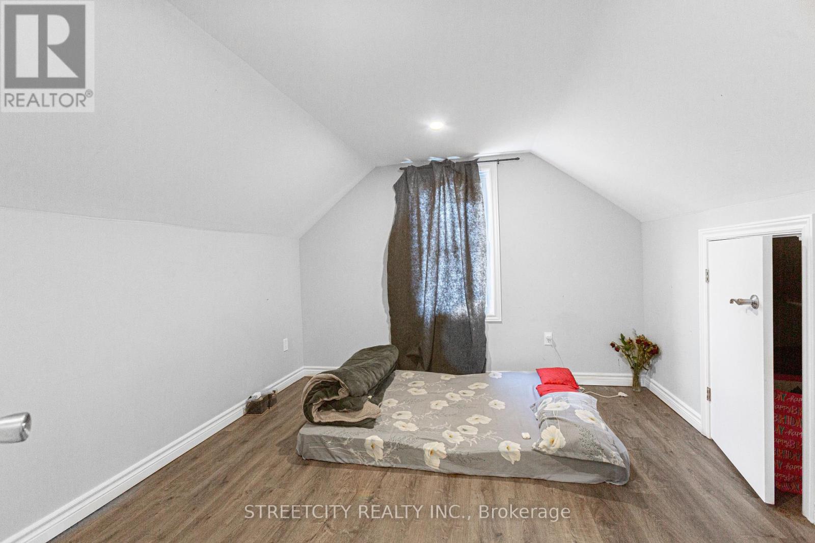 1053 Oxford Street E, London East, Ontario  N5Y 3L2 - Photo 11 - X12210690