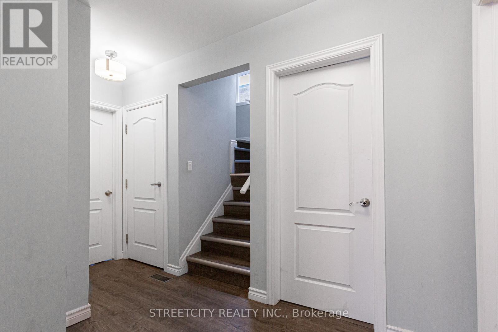1053 Oxford Street E, London East, Ontario  N5Y 3L2 - Photo 17 - X12210690
