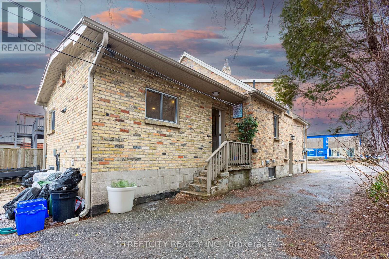 1053 Oxford Street E, London East, Ontario  N5Y 3L2 - Photo 5 - X12210690