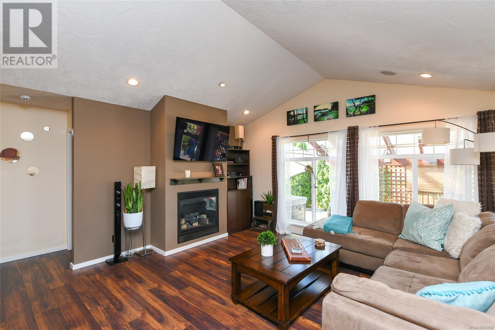 2664 Rydal Ave, Cumberland, British Columbia  V0R 1S0 - Photo 12 - 1002959