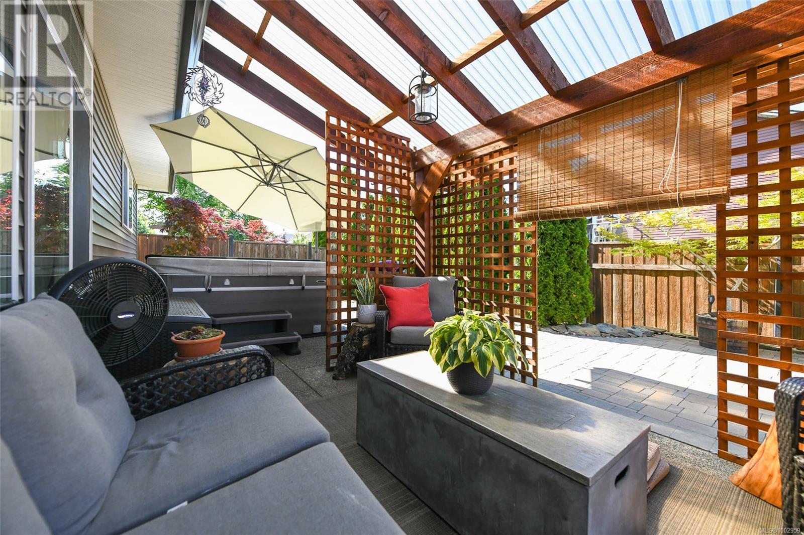 2664 Rydal Ave, Cumberland, British Columbia  V0R 1S0 - Photo 3 - 1002959