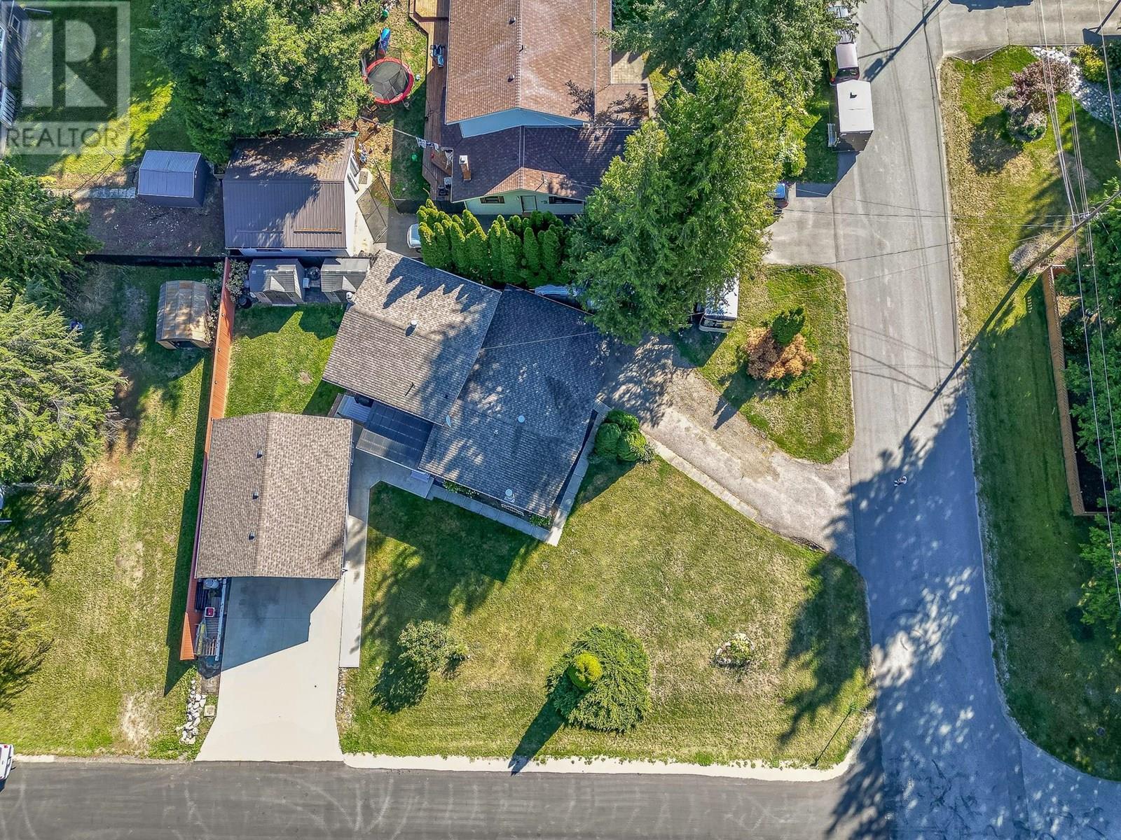 602 Maple Street, Sicamous, British Columbia  V0E 2V1 - Photo 3 - 10351600
