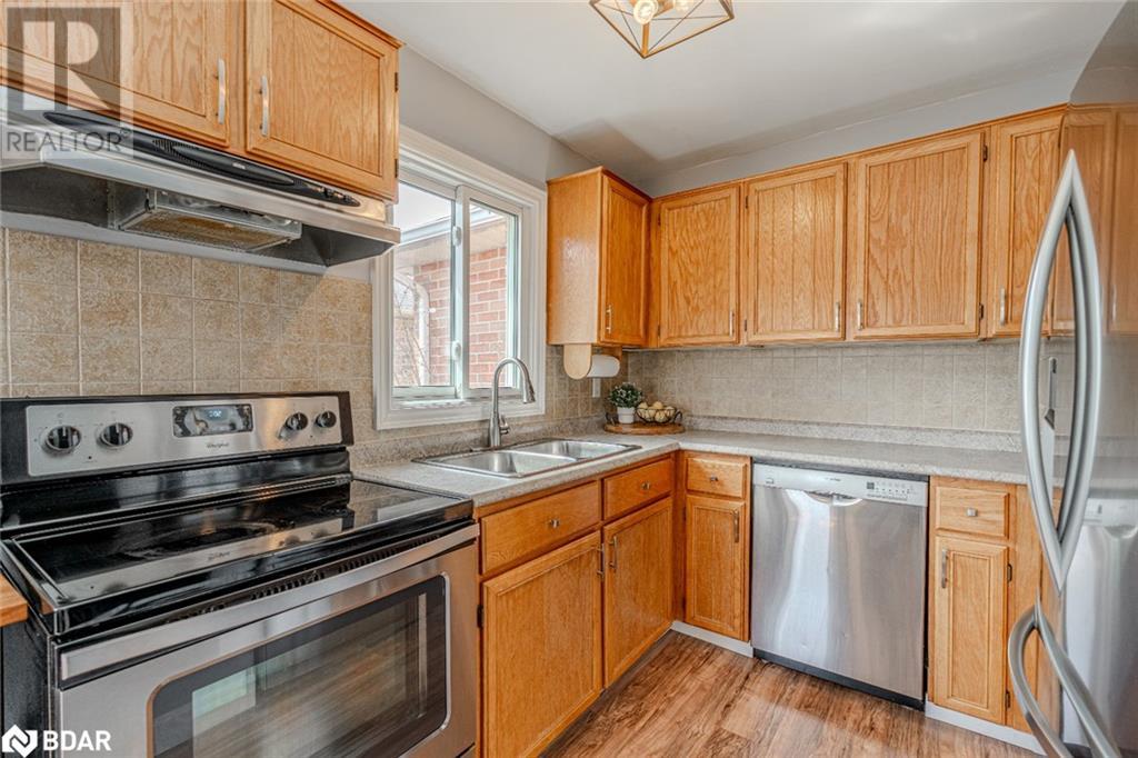 40 Grasett Crescent, Barrie, Ontario  L4N 6Z6 - Photo 3 - 40739785