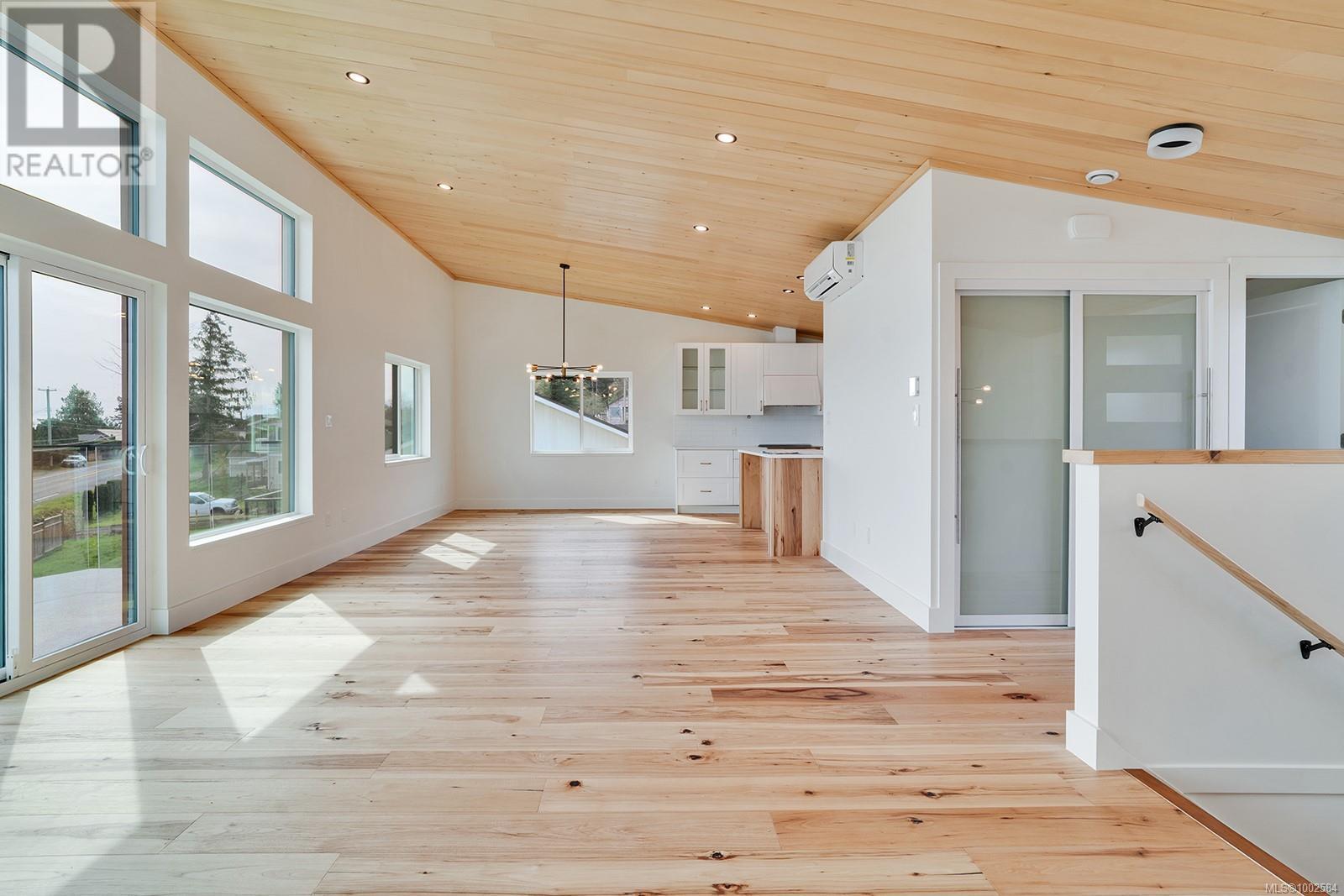 5622 1st St, Union Bay, British Columbia  V0R 3B0 - Photo 8 - 1002584