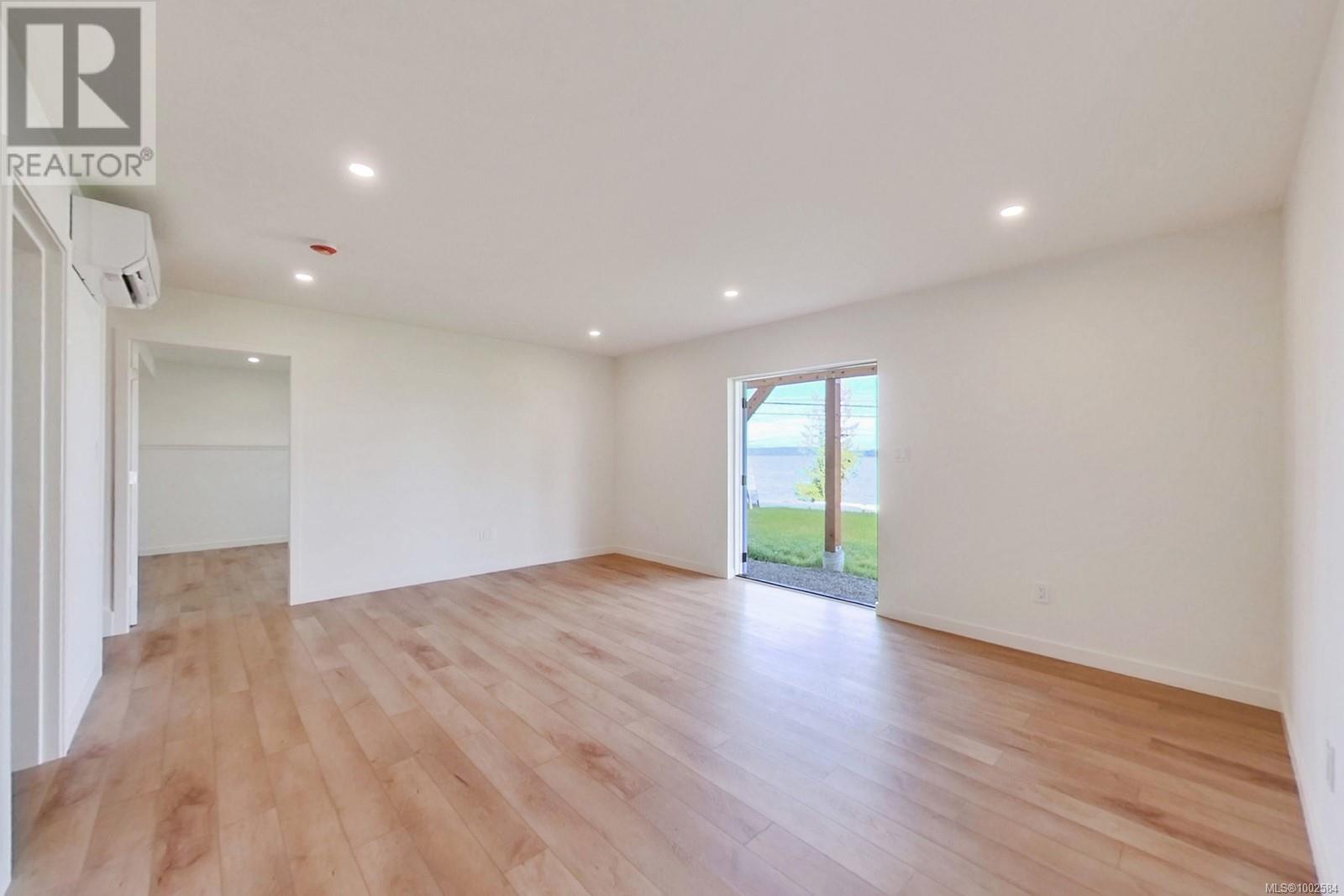 5622 1st St, Union Bay, British Columbia  V0R 3B0 - Photo 21 - 1002584