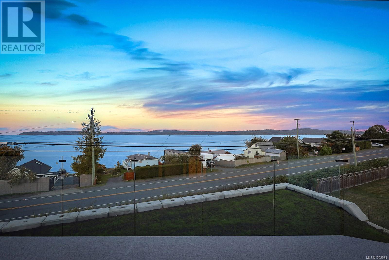 5622 1st St, Union Bay, British Columbia  V0R 3B0 - Photo 6 - 1002584