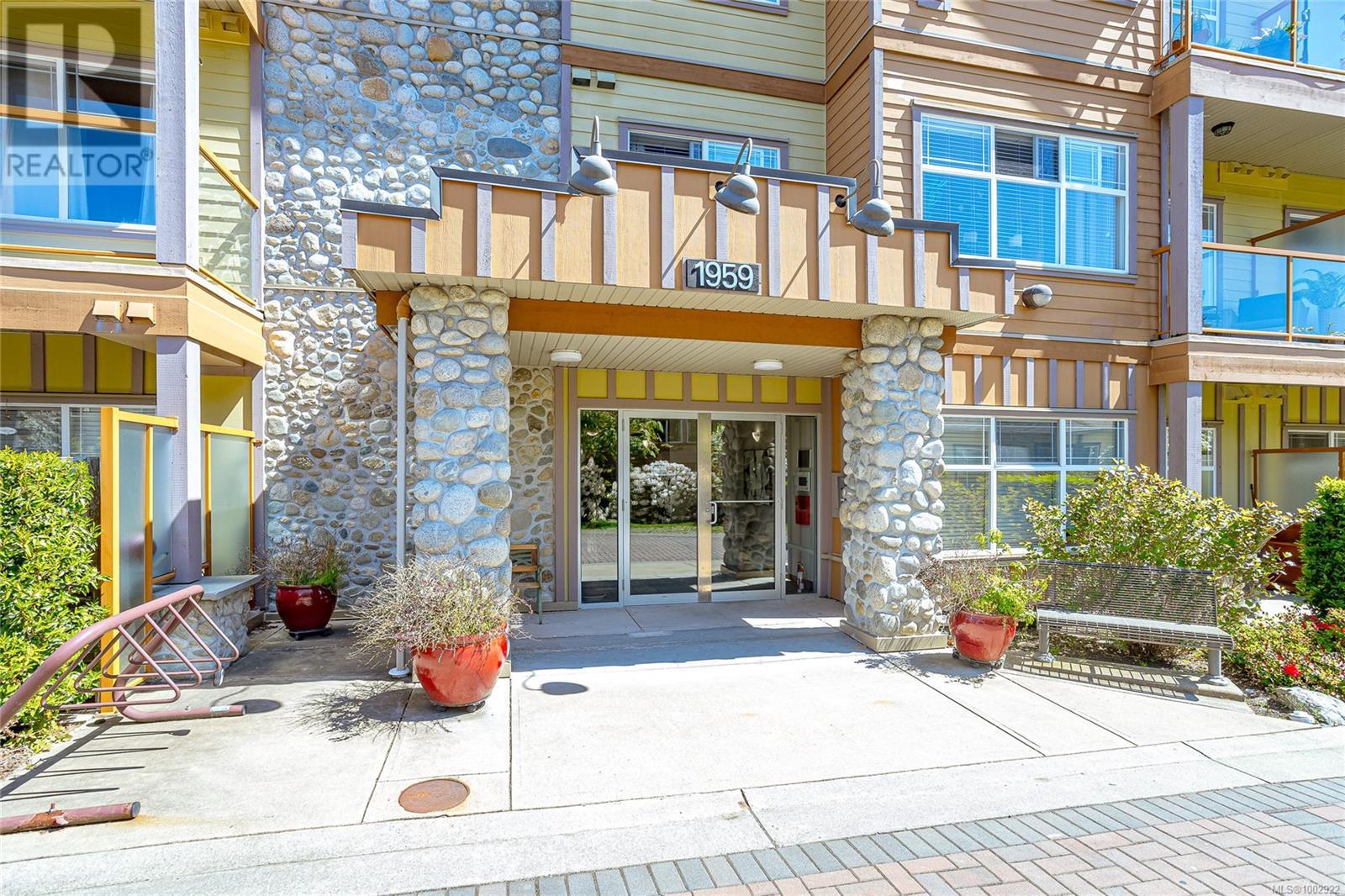 210 1959 Polo Park Crt, Central Saanich, British Columbia  V8M 2K1 - Photo 18 - 1002922