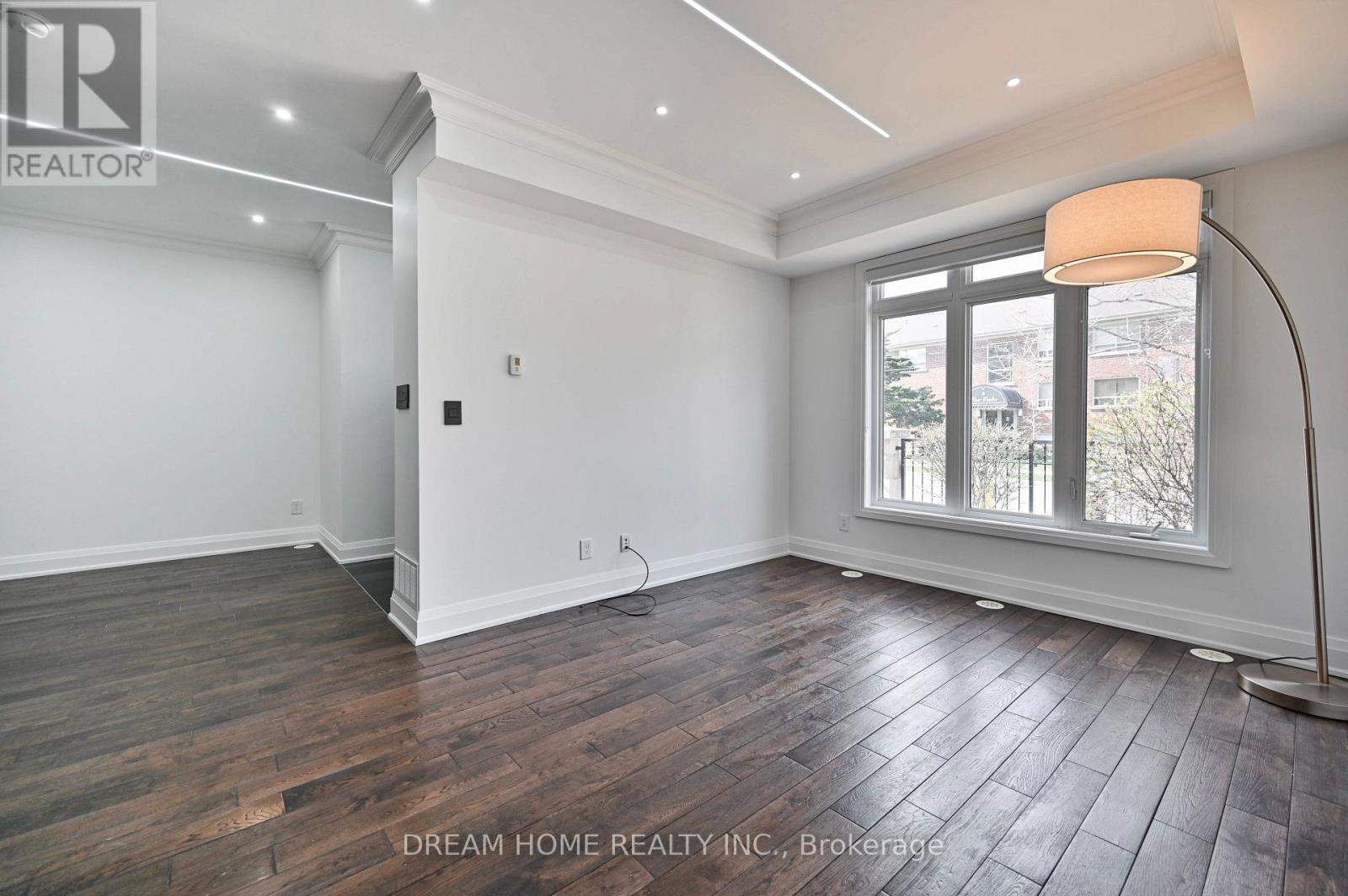 Th 28 - 9 Oakburn Crescent, Toronto, Ontario  M2N 2T5 - Photo 10 - C12210520