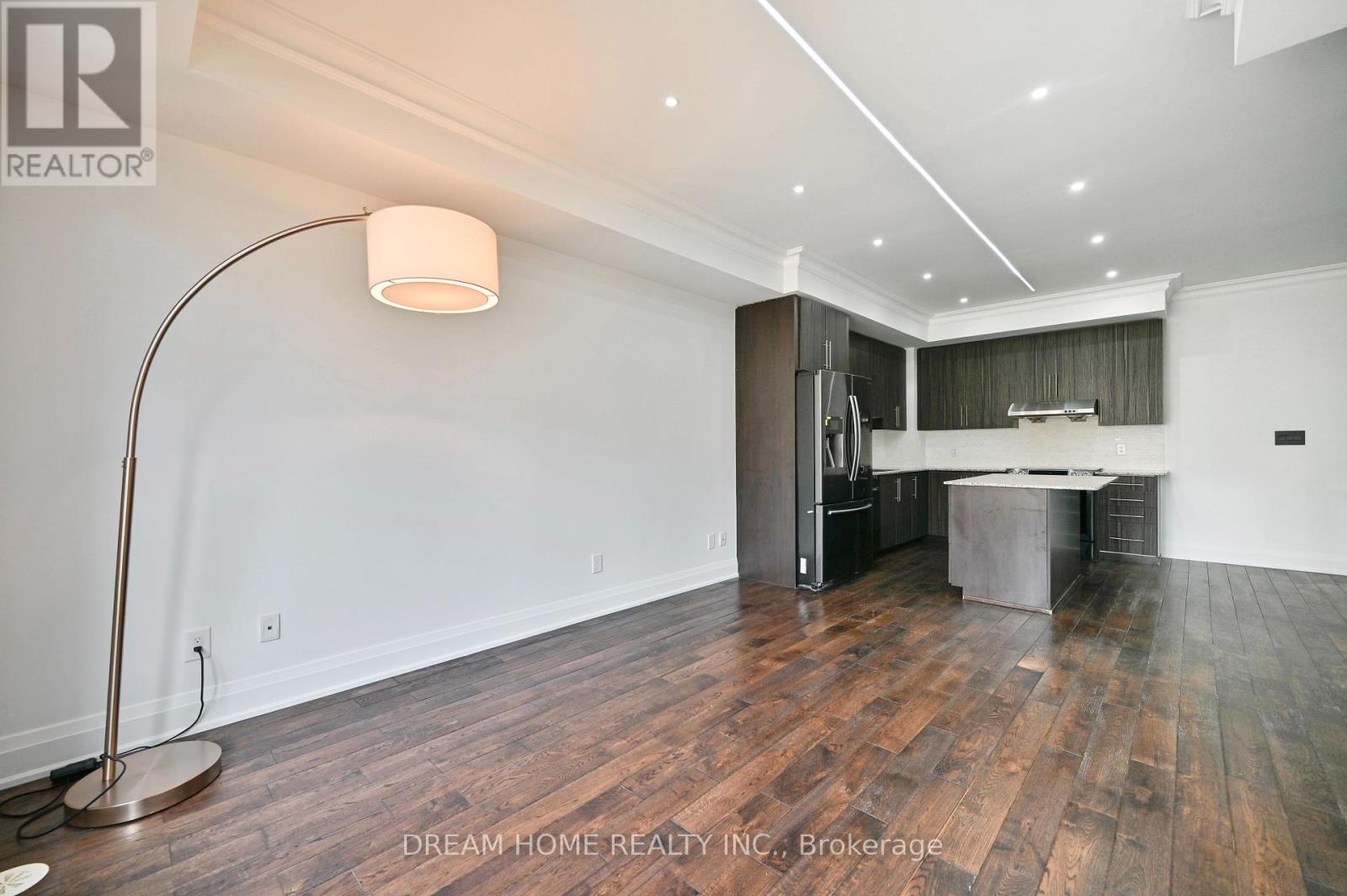 Th 28 - 9 Oakburn Crescent, Toronto, Ontario  M2N 2T5 - Photo 13 - C12210520