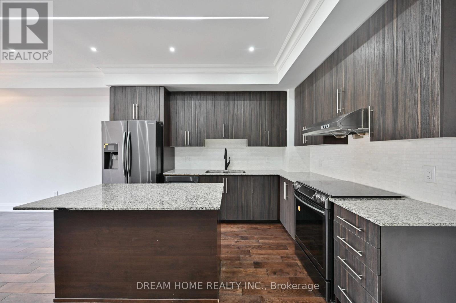 Th 28 - 9 Oakburn Crescent, Toronto, Ontario  M2N 2T5 - Photo 15 - C12210520