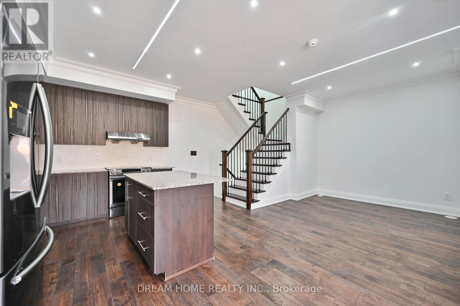 Th 28 - 9 Oakburn Crescent, Toronto, Ontario  M2N 2T5 - Photo 16 - C12210520