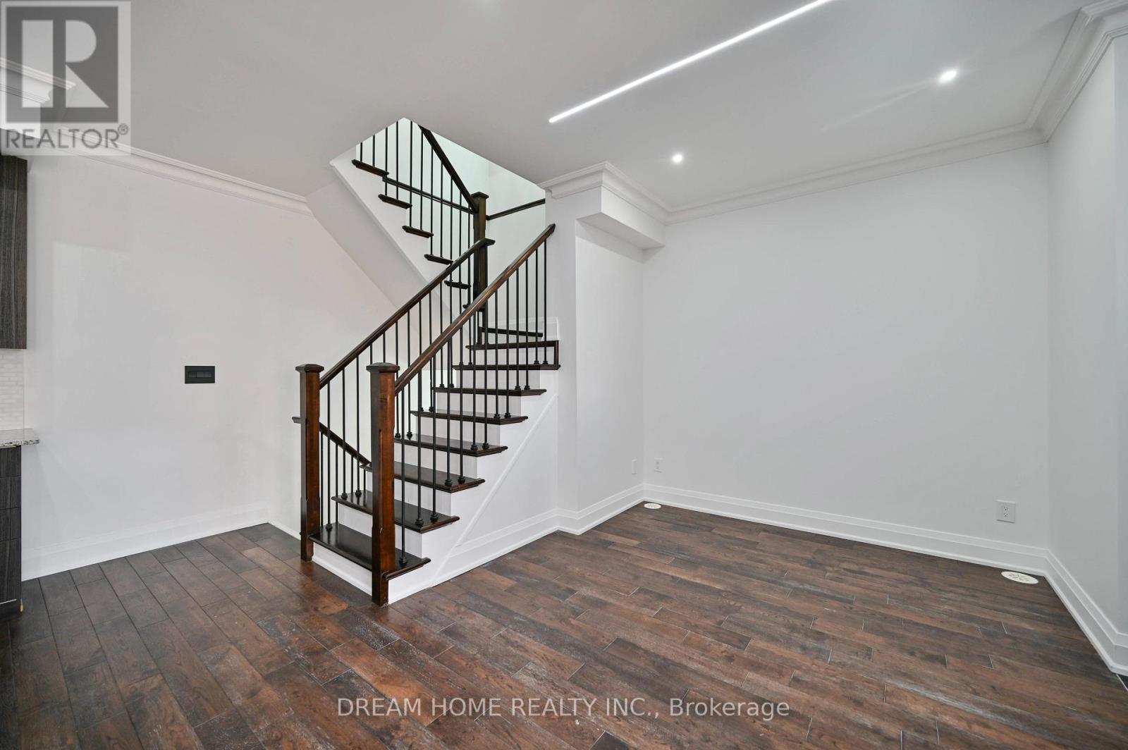 Th 28 - 9 Oakburn Crescent, Toronto, Ontario  M2N 2T5 - Photo 17 - C12210520