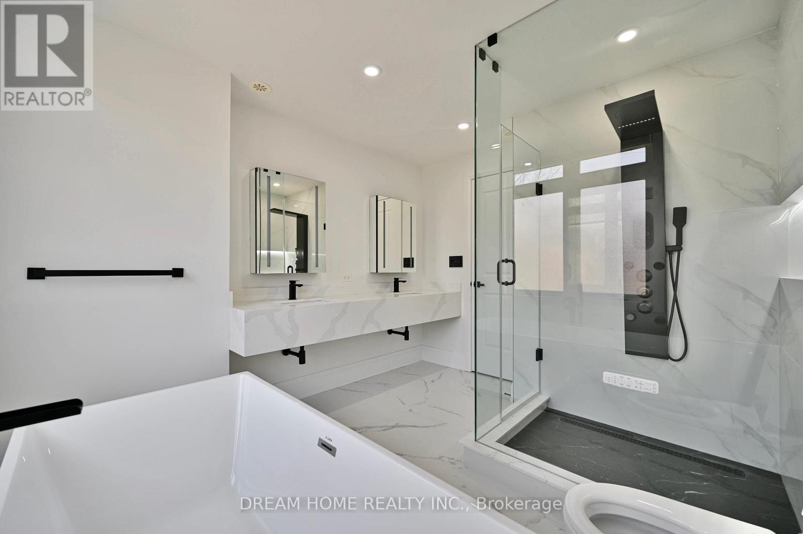 Th 28 - 9 Oakburn Crescent, Toronto, Ontario  M2N 2T5 - Photo 25 - C12210520