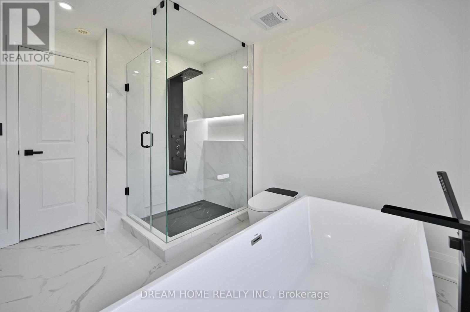 Th 28 - 9 Oakburn Crescent, Toronto, Ontario  M2N 2T5 - Photo 26 - C12210520
