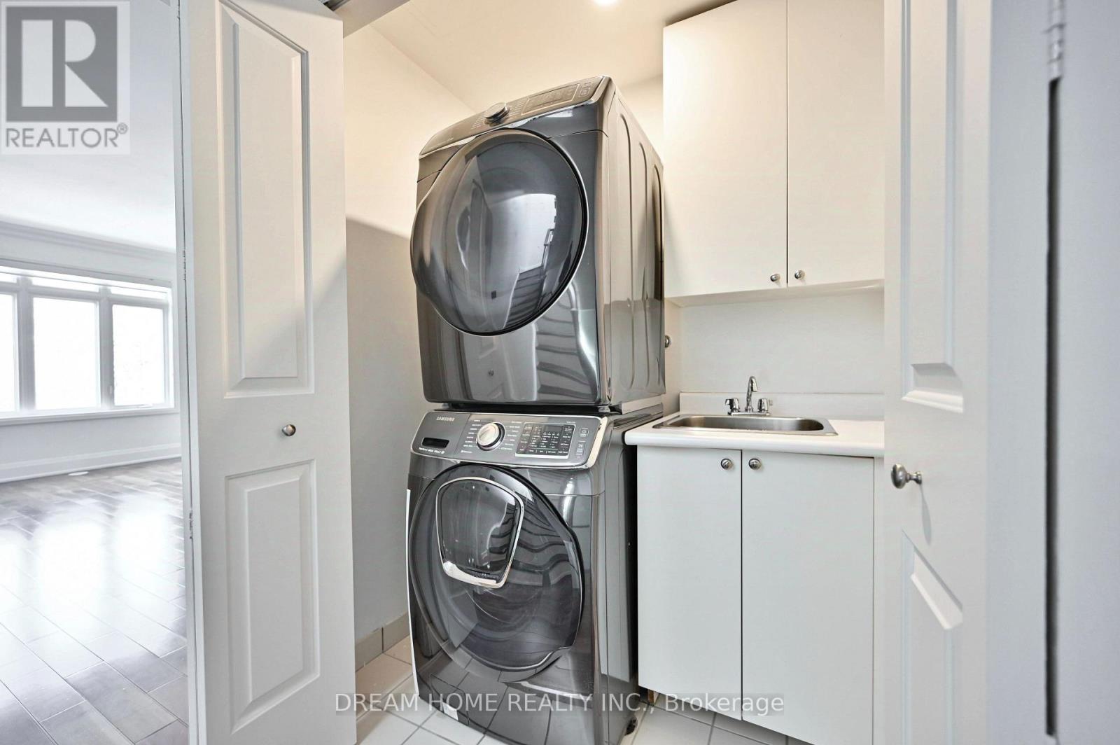 Th 28 - 9 Oakburn Crescent, Toronto, Ontario  M2N 2T5 - Photo 37 - C12210520