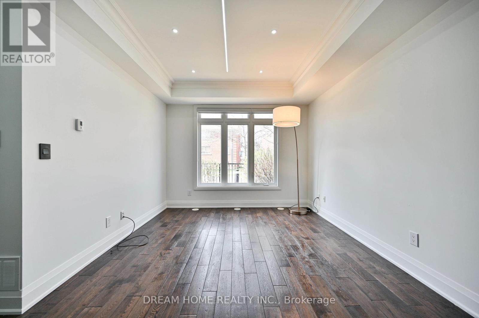 Th 28 - 9 Oakburn Crescent, Toronto, Ontario  M2N 2T5 - Photo 9 - C12210520