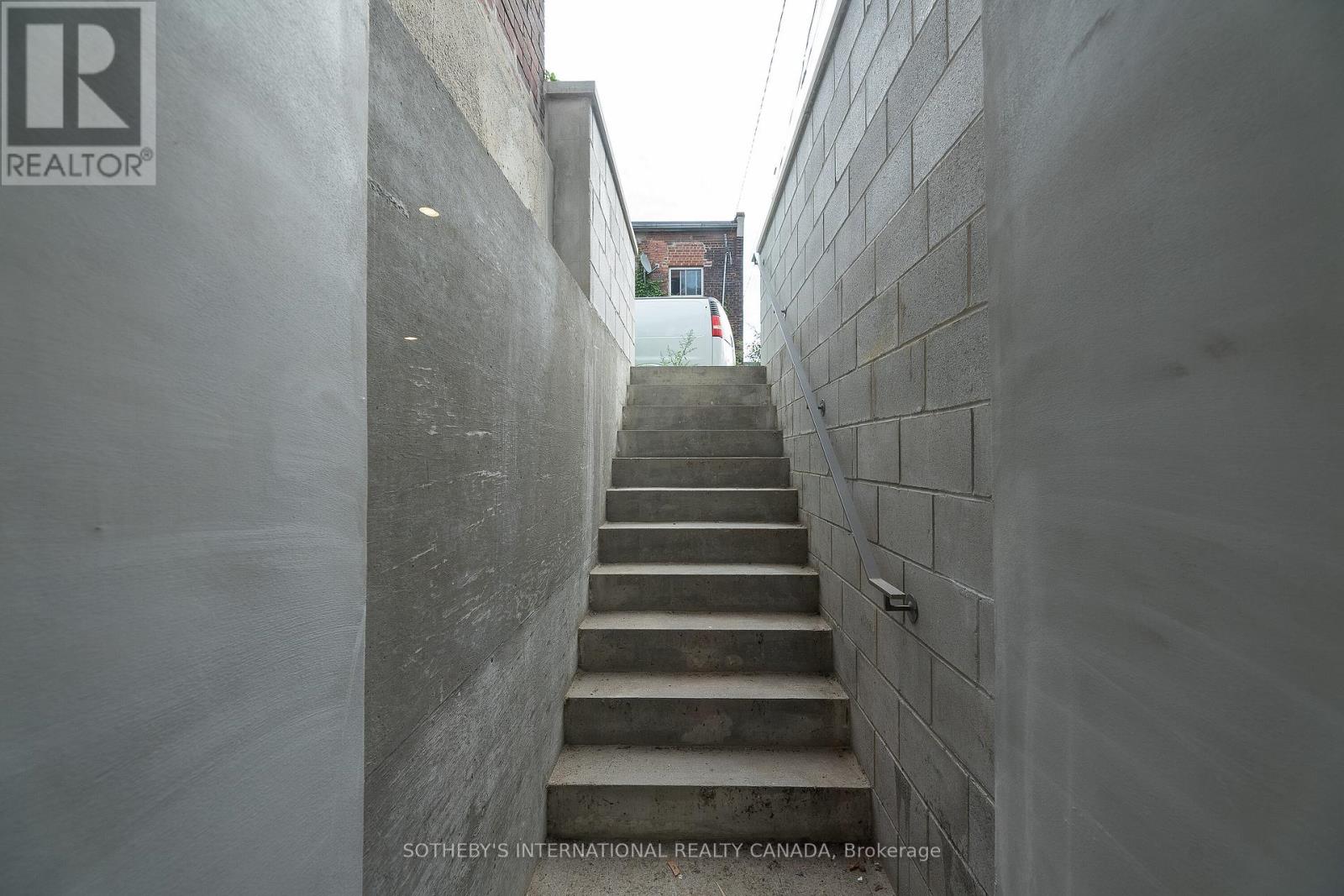 Lower - 301 Euclid Avenue, Toronto (Trinity-Bellwoods), Ontario  M6J 2K1 - Photo 4 - C12210530