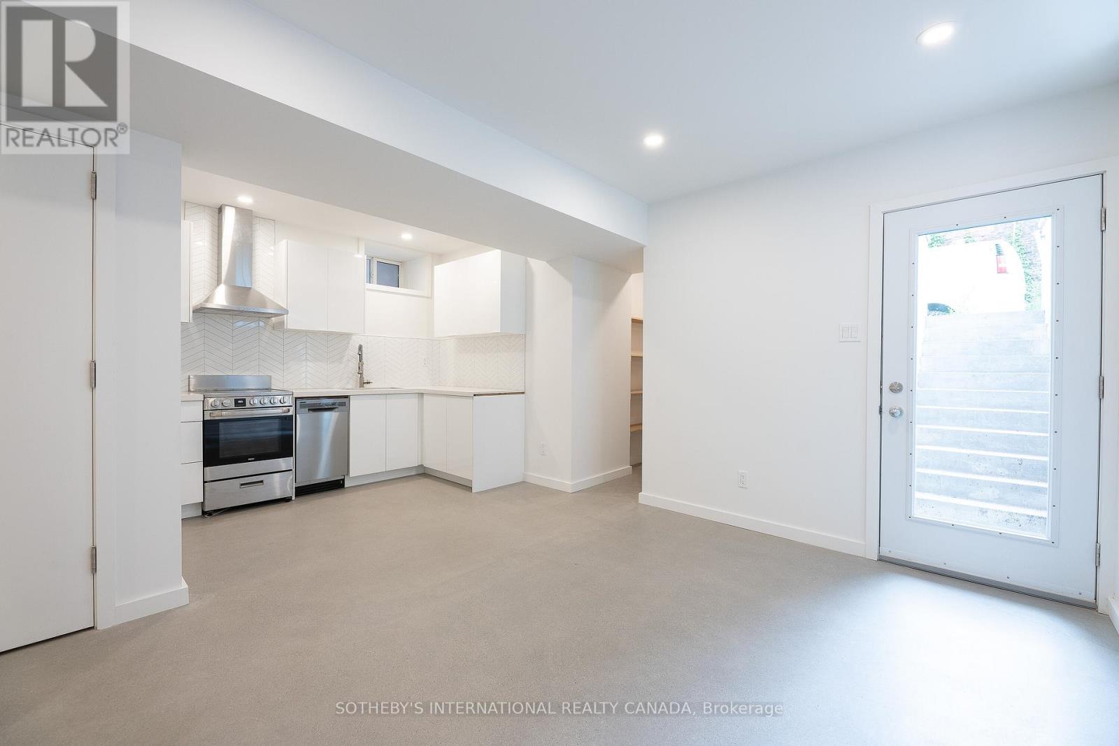 Lower - 301 Euclid Avenue, Toronto (Trinity-Bellwoods), Ontario  M6J 2K1 - Photo 6 - C12210530