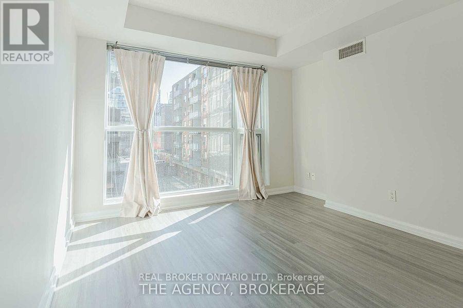 416 - 18 Beverley Street, Toronto, Ontario  M5T 3L2 - Photo 13 - C12210579
