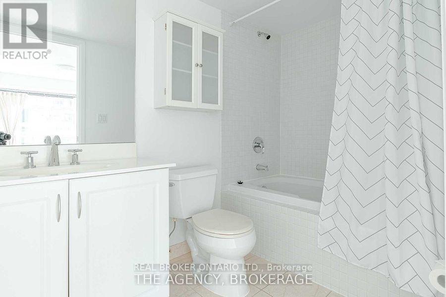 416 - 18 Beverley Street, Toronto, Ontario  M5T 3L2 - Photo 16 - C12210579