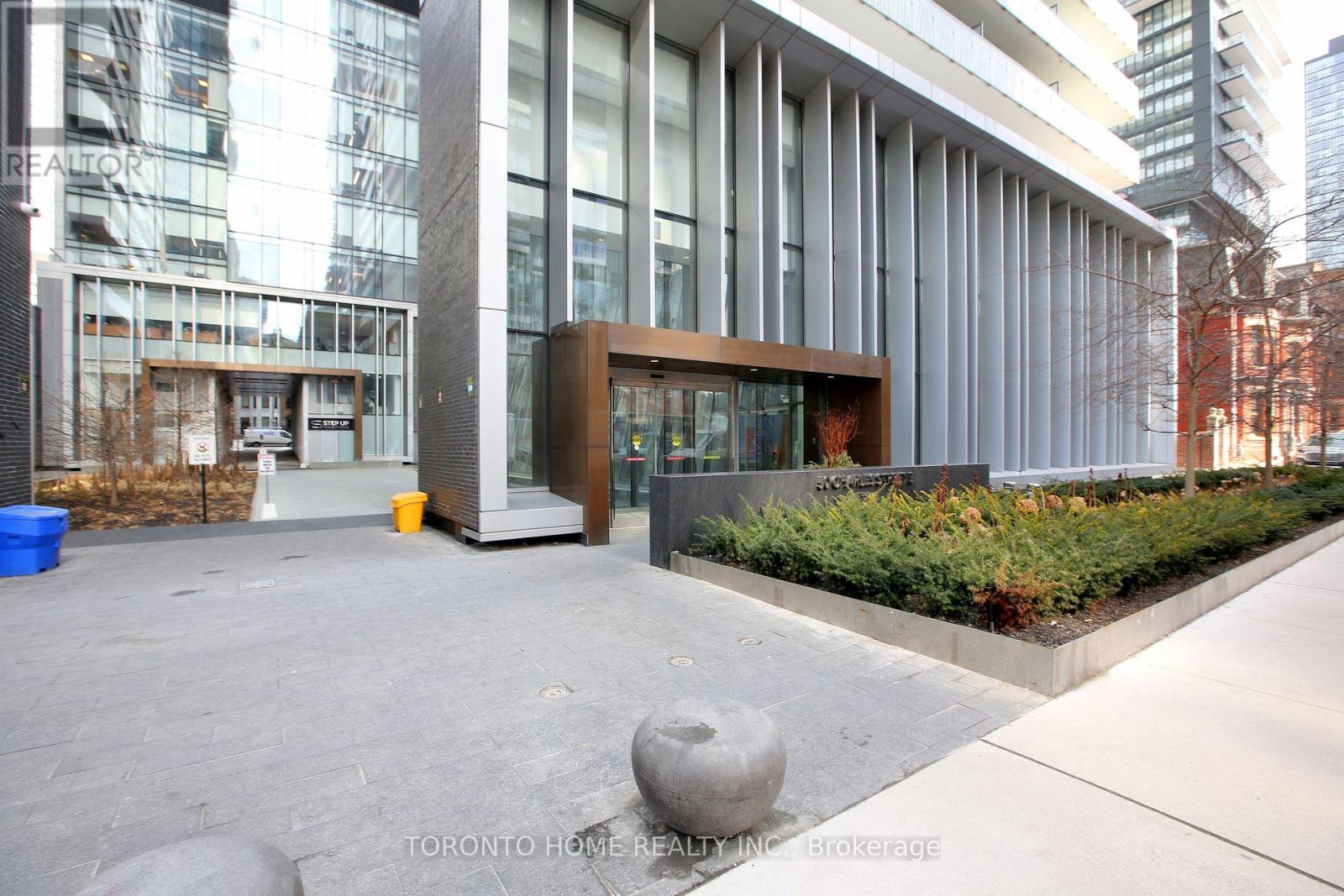 1011 - 50 Charles Street E, Toronto, Ontario  M4Y 0C3 - Photo 3 - C12210583