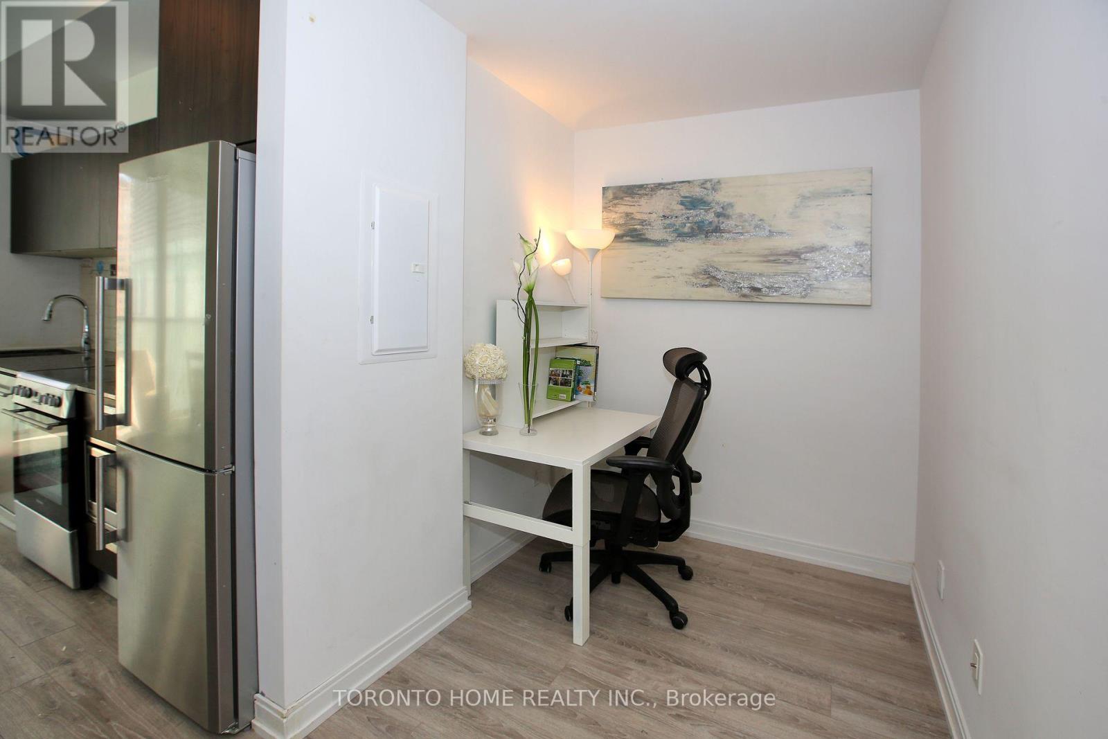 1011 - 50 Charles Street E, Toronto, Ontario  M4Y 0C3 - Photo 8 - C12210583