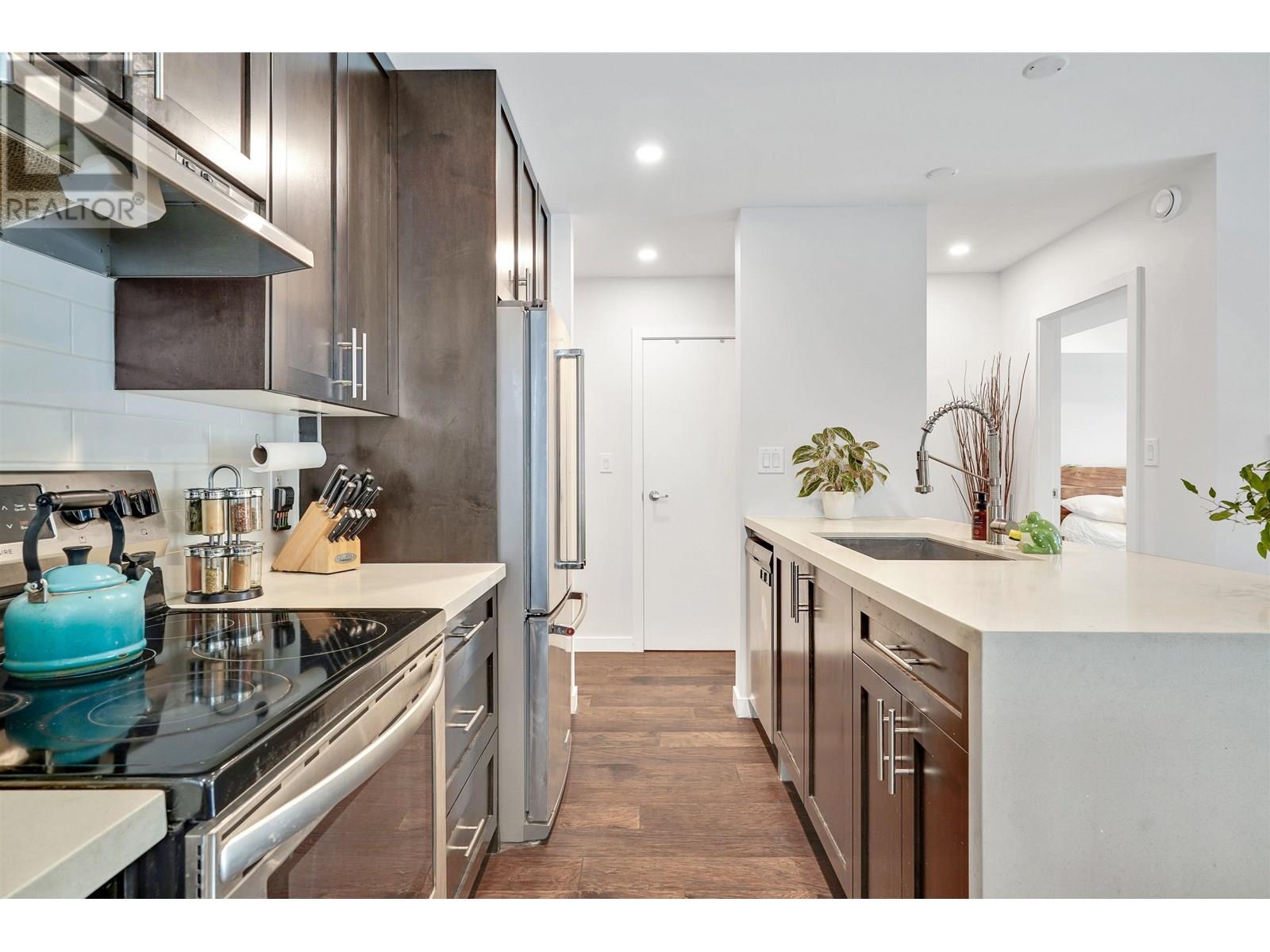 302 357 E 2nd Street, North Vancouver, British Columbia  V7L 1C6 - Photo 5 - R3013705