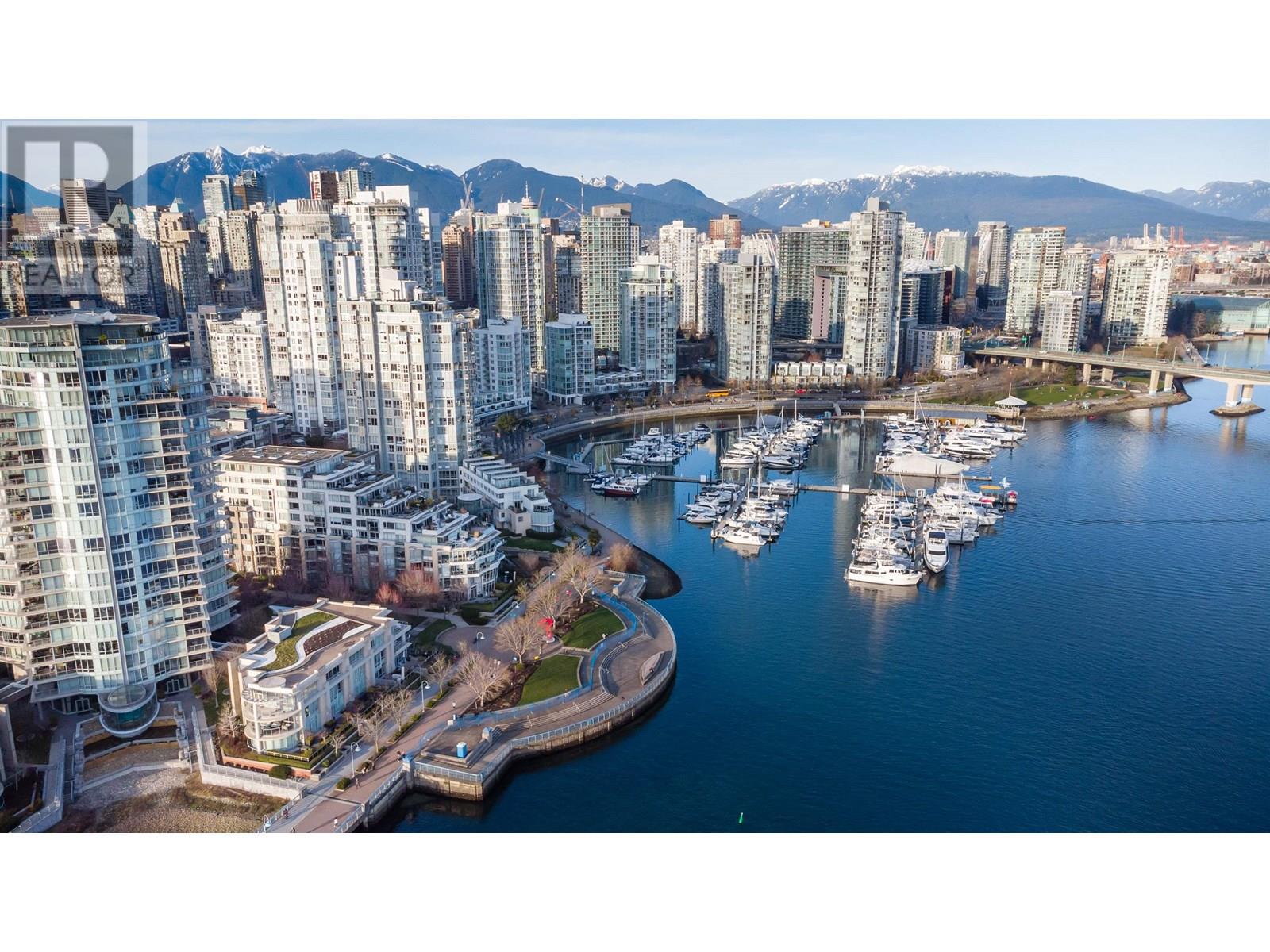 2208 1033 MARINASIDE CRESCENT, Vancouver, British Columbia