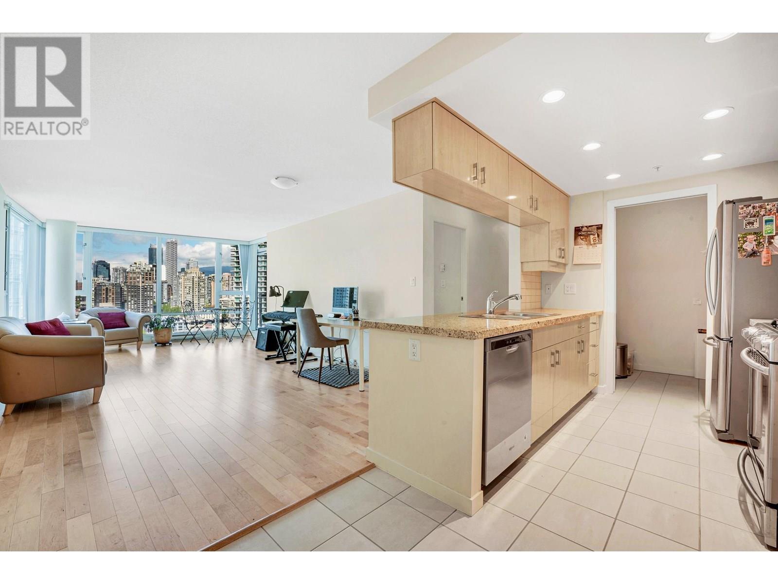 2208 1033 Marinaside Crescent, Vancouver, British Columbia  V6Z 3A3 - Photo 7 - R3013735