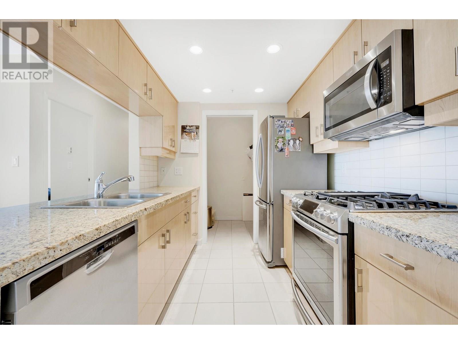 2208 1033 Marinaside Crescent, Vancouver, British Columbia  V6Z 3A3 - Photo 8 - R3013735