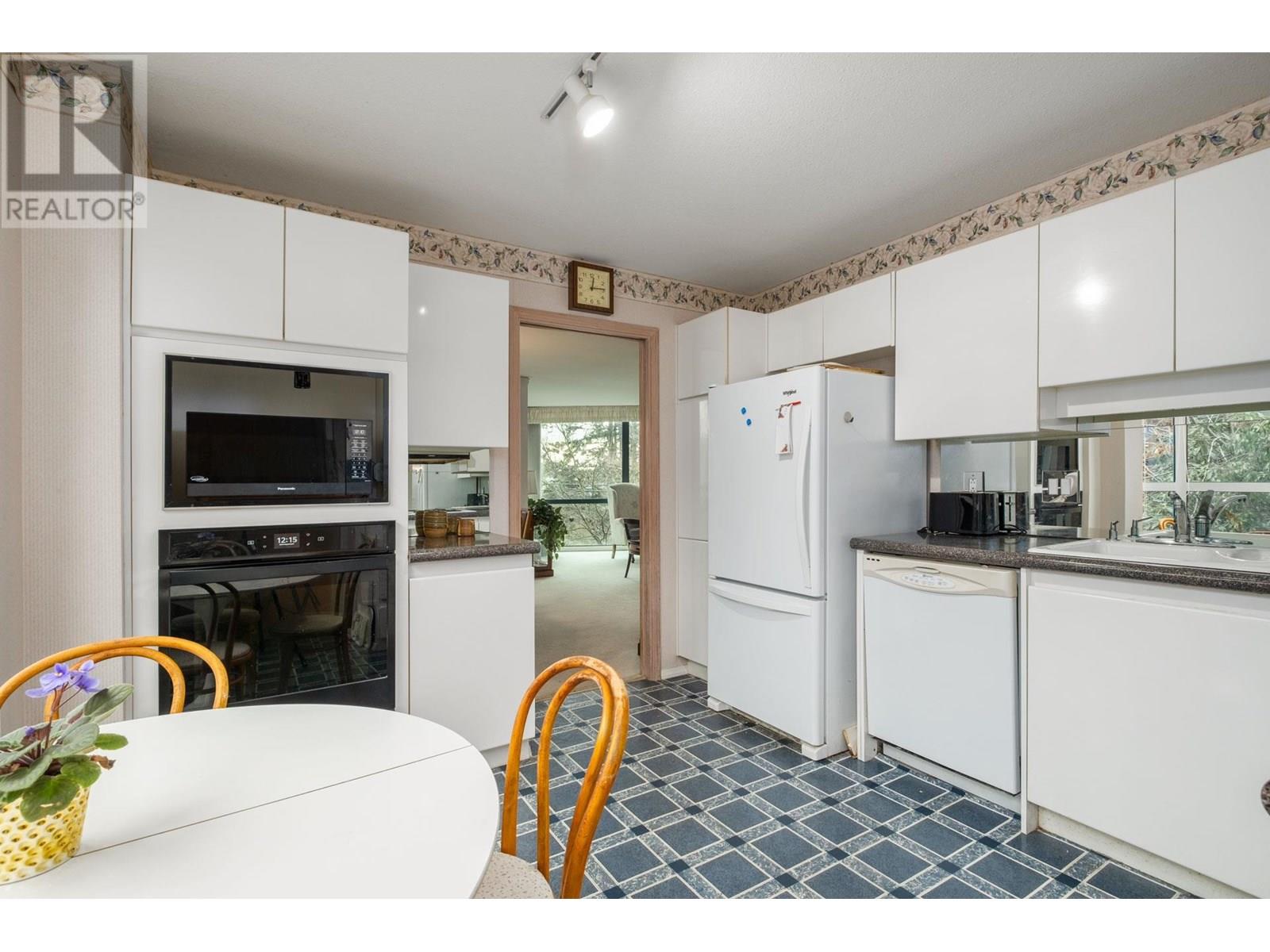 101 1427 Duchess Avenue, West Vancouver, British Columbia  V7T 1H7 - Photo 12 - R3013758