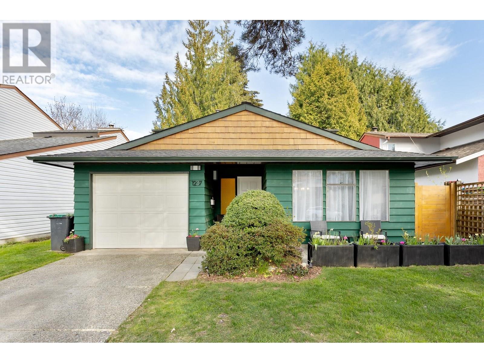 1237 Nestor Street, Coquitlam, British Columbia  V3E 1H4 - Photo 2 - R3013715