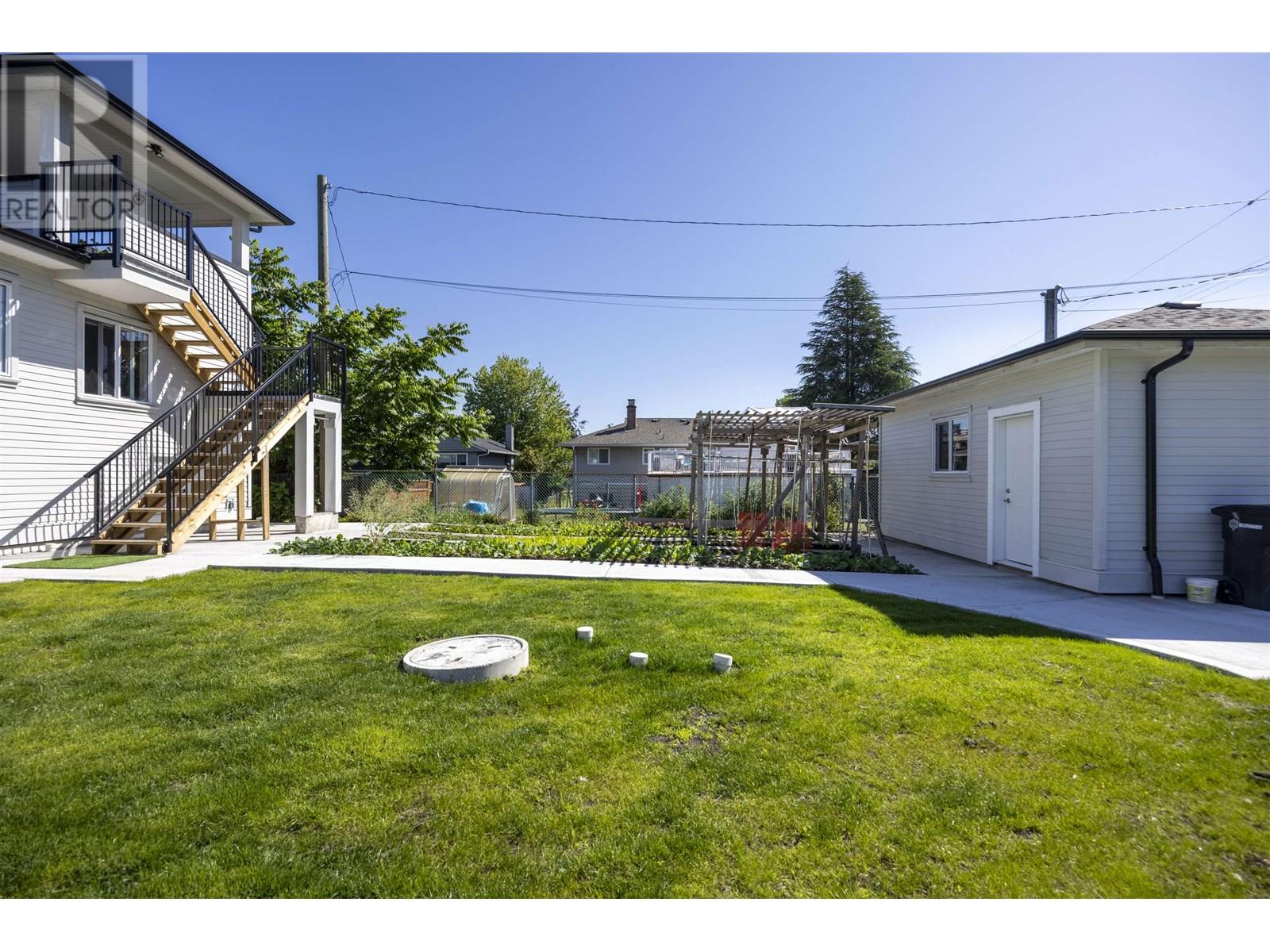 8684 12th Avenue, Burnaby, British Columbia  V3N 2L9 - Photo 12 - R3013743