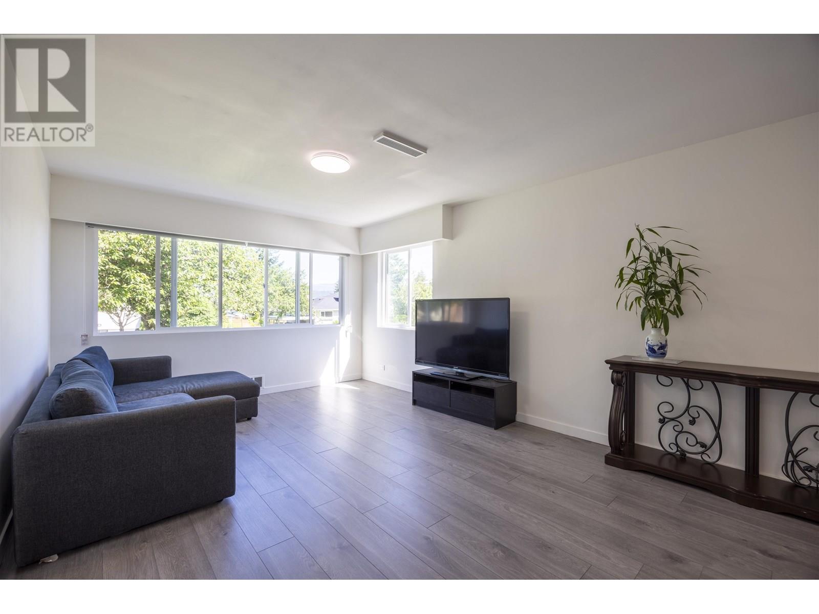 8684 12th Avenue, Burnaby, British Columbia  V3N 2L9 - Photo 15 - R3013743