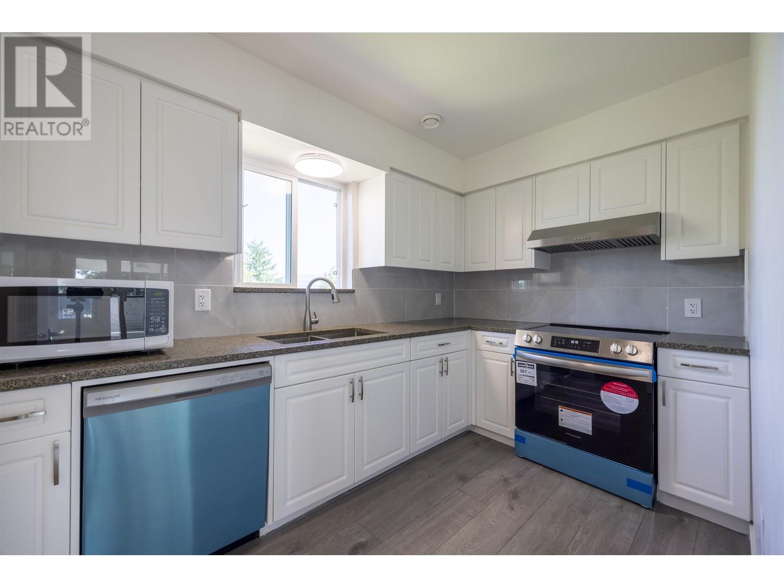 8684 12th Avenue, Burnaby, British Columbia  V3N 2L9 - Photo 36 - R3013743