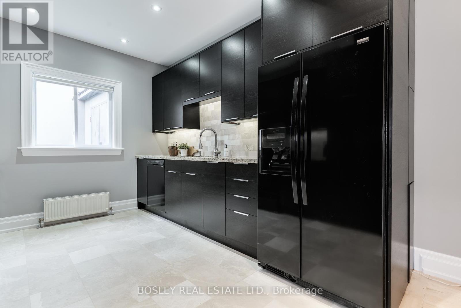 42 Logan Avenue, Toronto, Ontario  M4M 2M8 - Photo 9 - E12210591